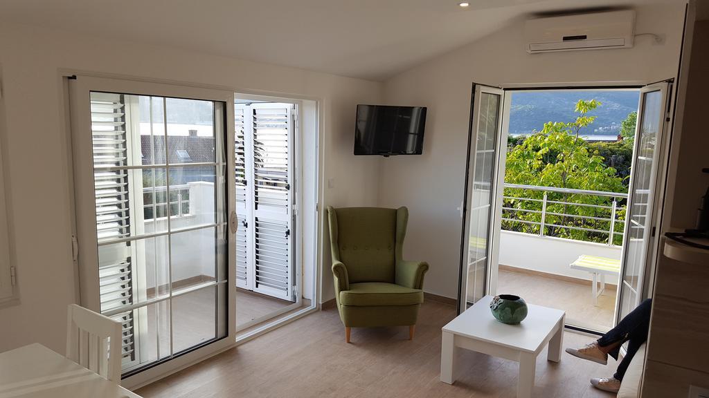 Apartment Milas Tivat Exterior photo